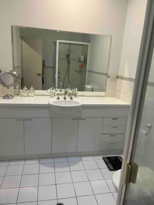Lejlighed Access To All Cbd Has To Offer Adelaide